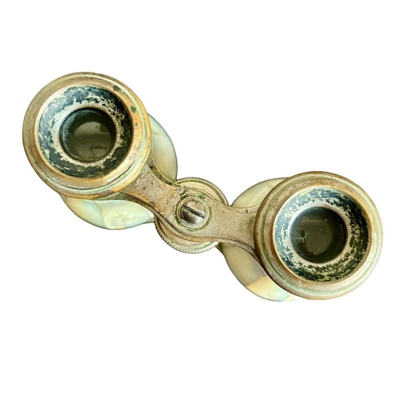 Antique Mother of Pearl Opera Binoculars - Picture 3 of 5